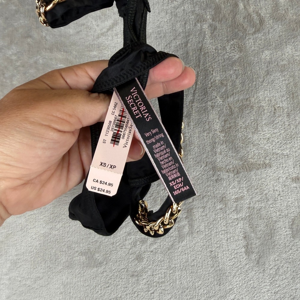 Victorias Secret Very Sexy Black Thong Gold Chain Hardware Panty XS NEW - Picture 3 of 3